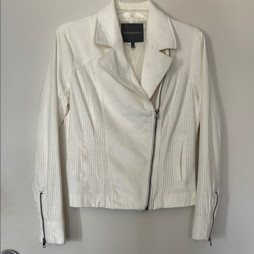 Kate & Mallory White Leather Jacket with Tailored Silhouette